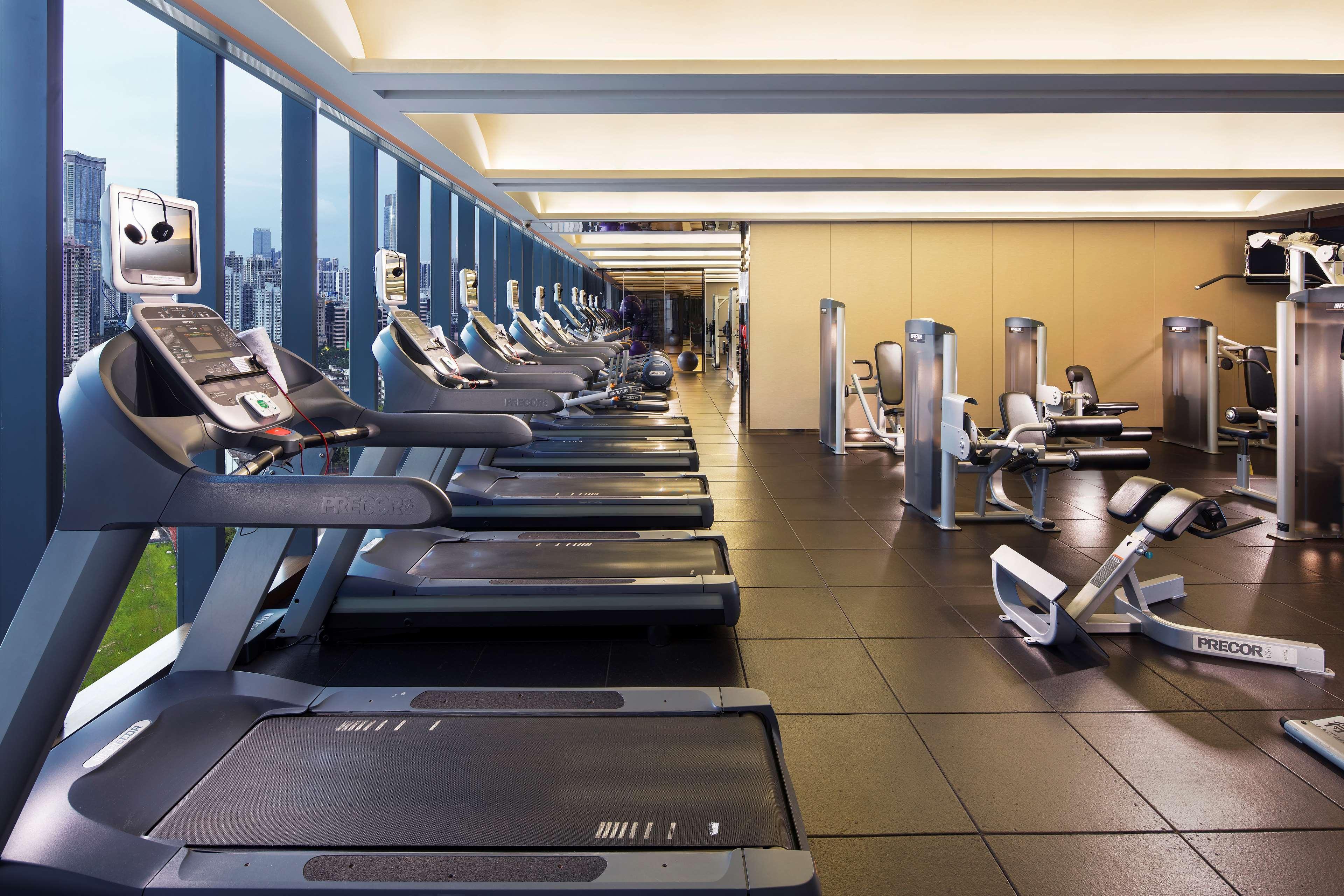 Hilton Guangzhou Tianhe - Free Shuttle Bus And Registration Counter Available During Canton Fair Period Exterior foto The gym at the hotel