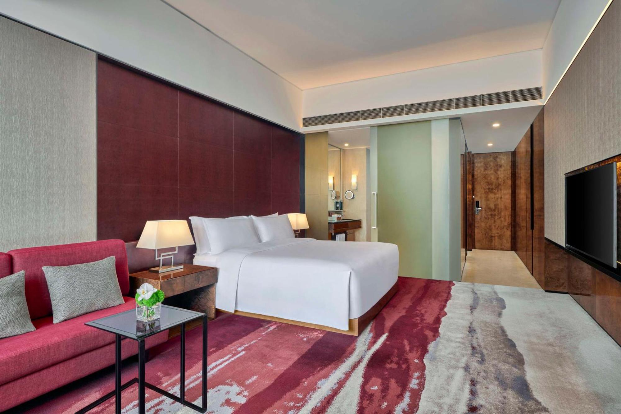Hilton Guangzhou Tianhe - Free Shuttle Bus And Registration Counter Available During Canton Fair Period Exterior foto