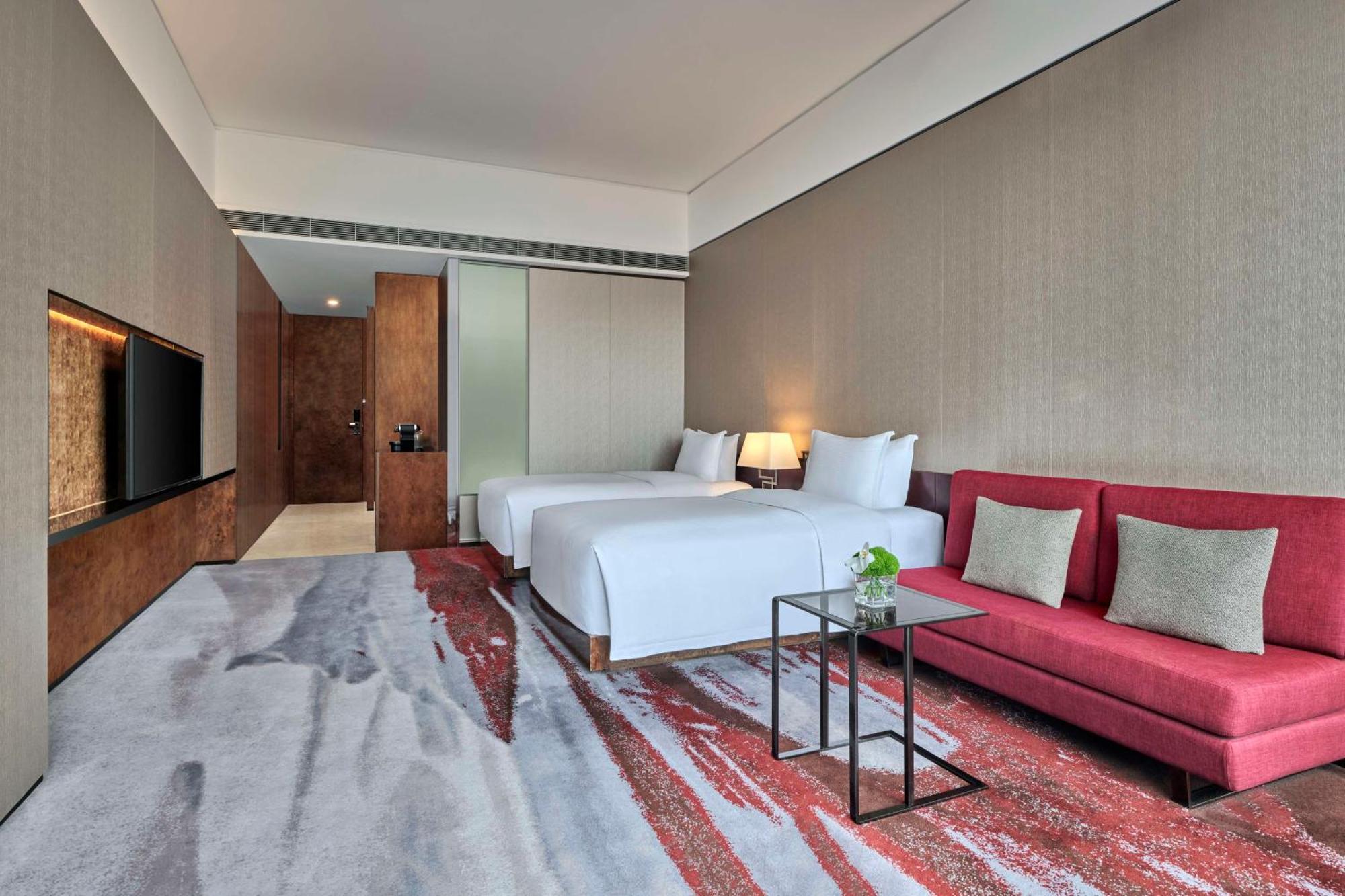 Hilton Guangzhou Tianhe - Free Shuttle Bus And Registration Counter Available During Canton Fair Period Exterior foto